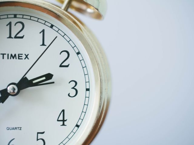 Uhr Pünktlich